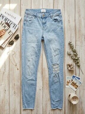 Celebrity Pink Skinny Jeans Size 27 Light Wash Distressed Ripped Stretch Denim